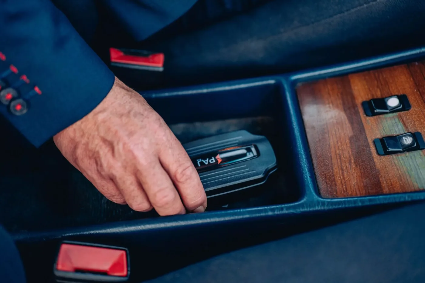 Oldtimer POWER Finder 4G GPS Tracker von PAJ