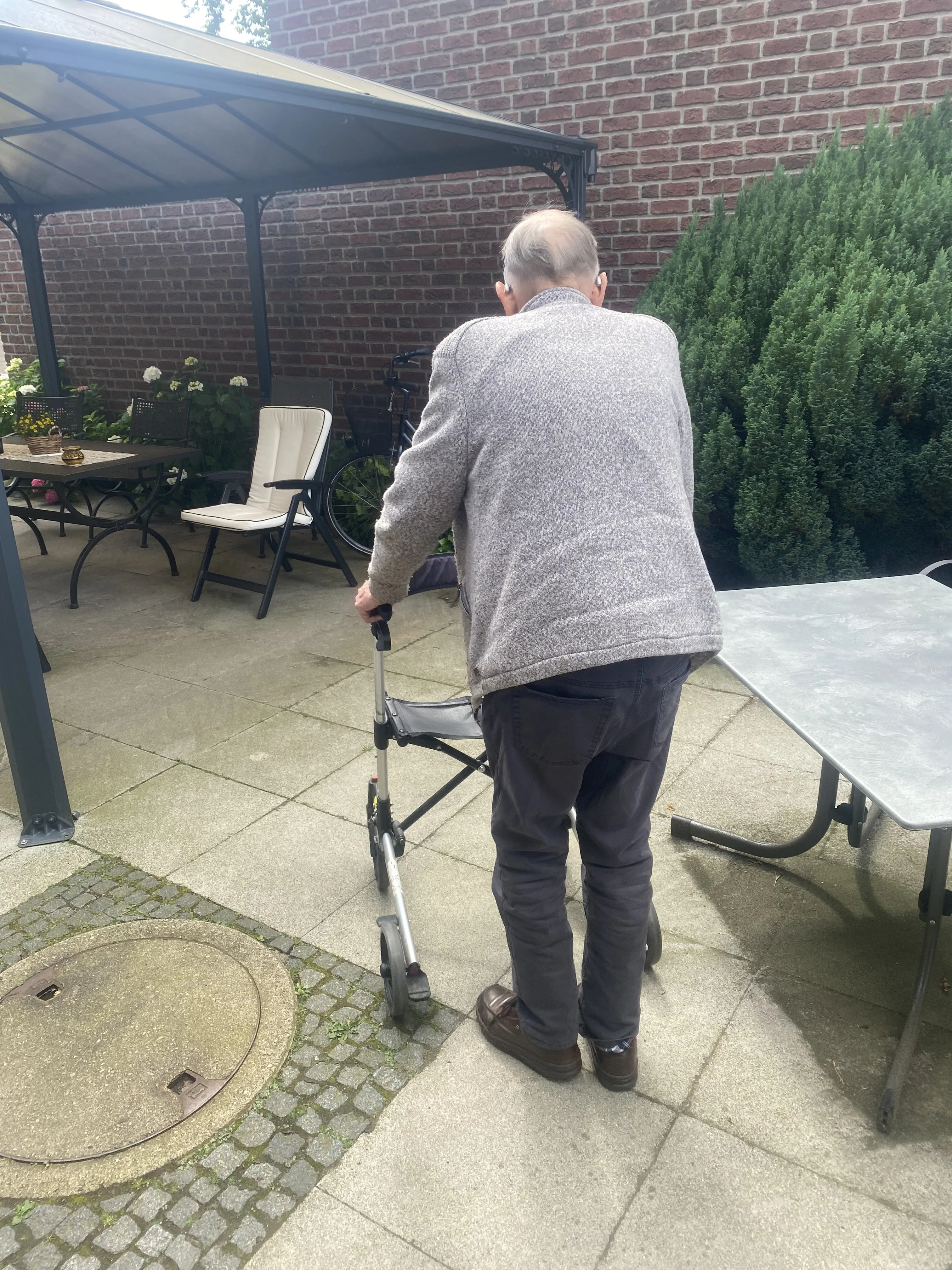 PAJ stories People finder